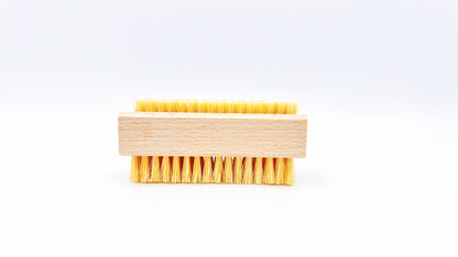 Redecker Beechwood Nail Brush – Sustainable wooden nail brush with natural tampico fiber bristles for effective nail cleaning. Eco-friendly, durable, and plastic-free.