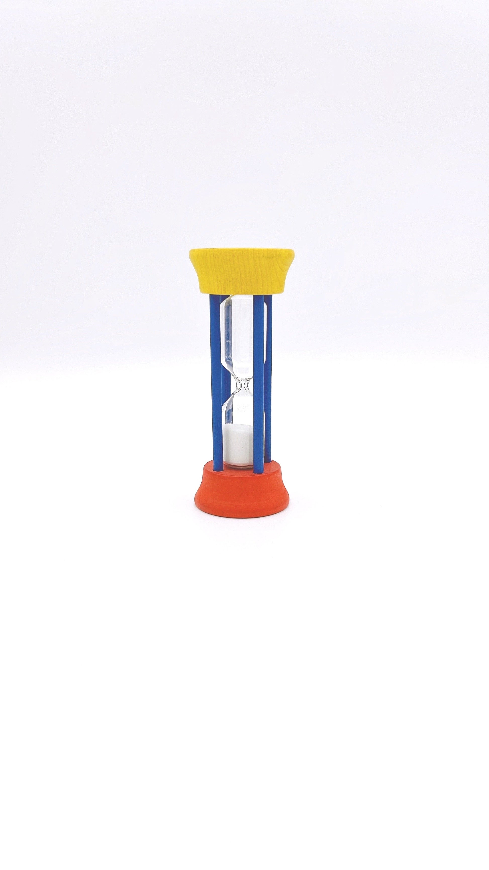 Fun, hourglass-shaped timer to encourage proper brushing time for kids and adults. Ideal for daily dental routines.